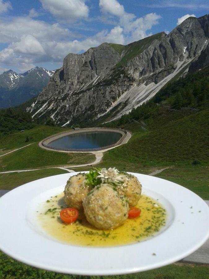 Edelweisshuette Ladurns Hotell Fleres Exteriör bild